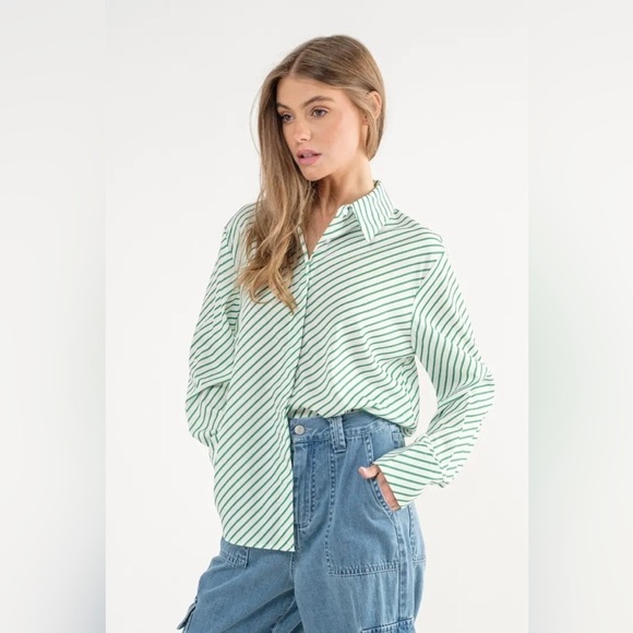 Aaron & Amber Striped Oversized Relaxed Fit Button Up Shirt in Kelly Green - Picture 2 of 12